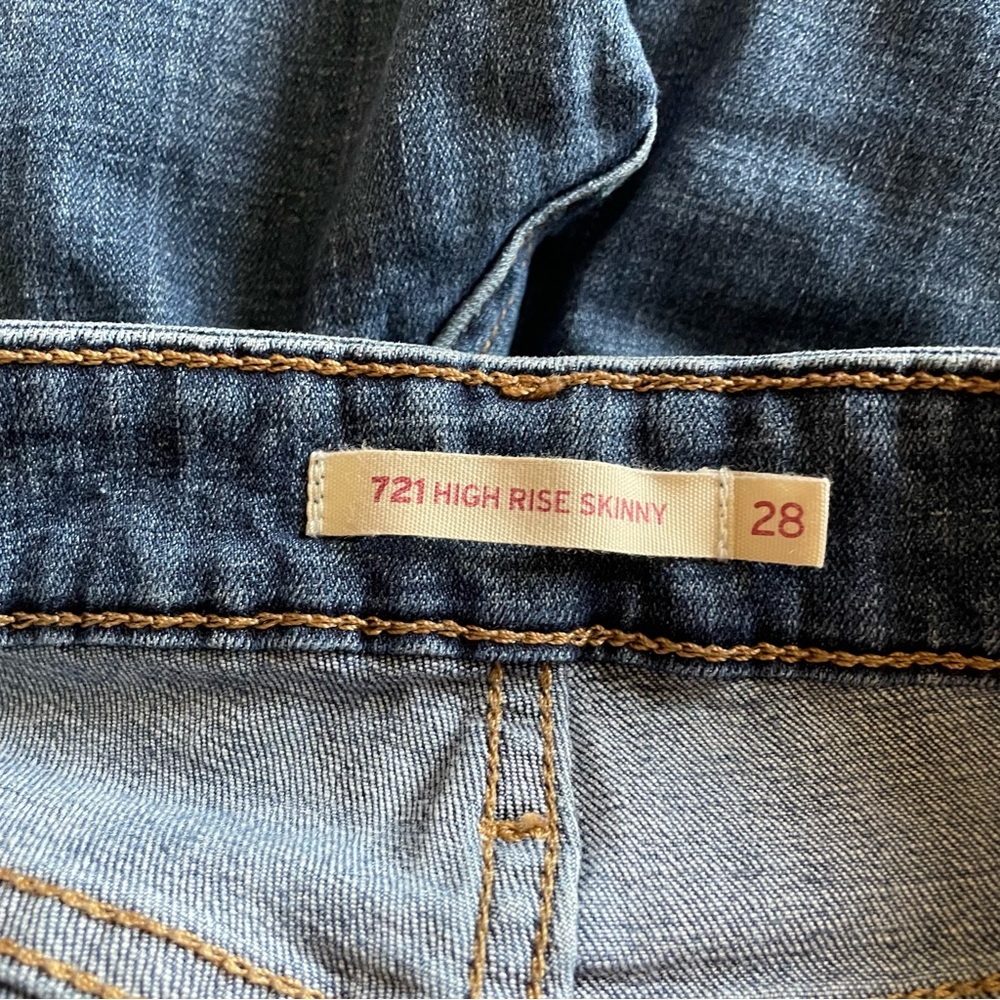 EUC Levi’s 721 hi rise skinny jeans size 28 - Picture 11 of 12